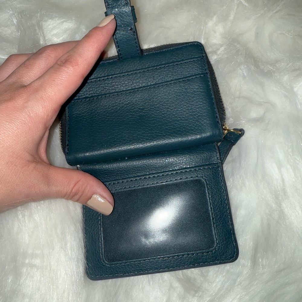 Elegant Teal Green Fossil Leather Wallet - Picture 2 of 3
